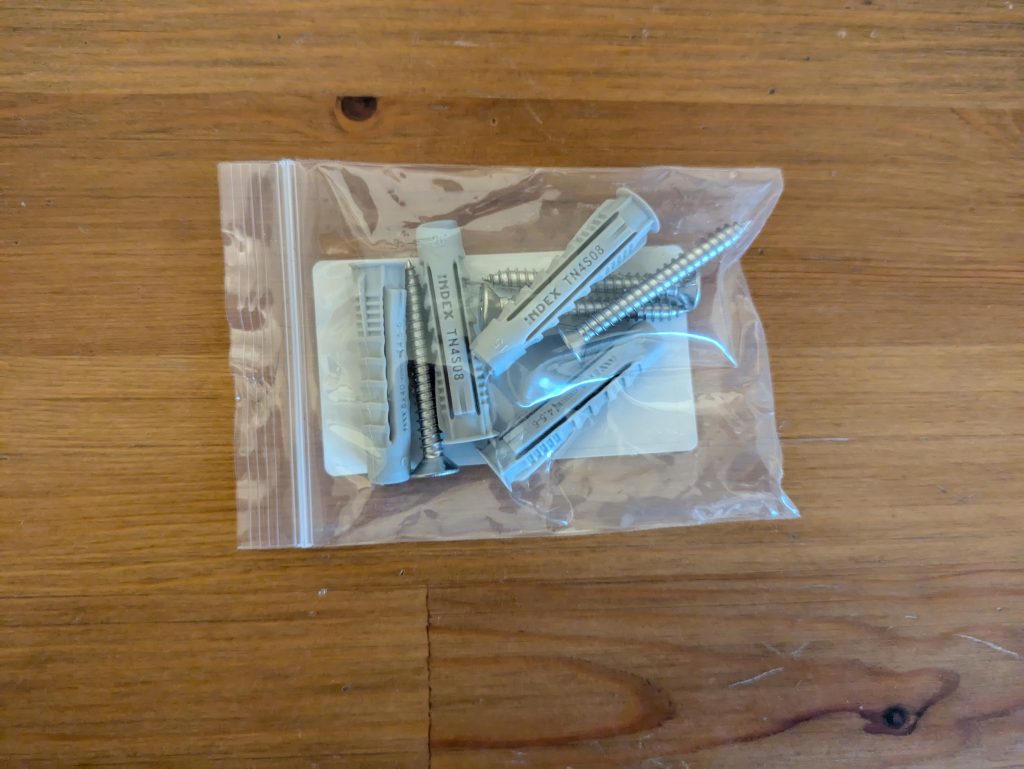 Montagematerial der Beycold 900 Infrarotheizung
