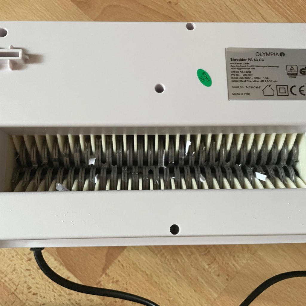Olympia PS 53CC Aktenvernichter Papierreste
