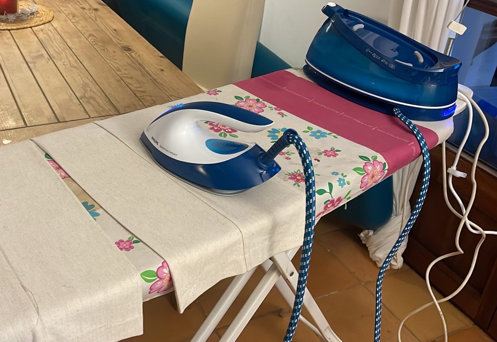 Philips PerfectCare Compact GC7844:20 Dampfbügelstation Test der automatischen Temperatureinstellung auf Leinenhose