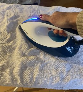 Philips PerfectCare Compact GC7844:20 Dampfbügelstation während der Verwendung