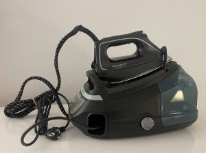 Rowenta Eco Steam Pro DG9610 Dampfbügelstation von der Seite