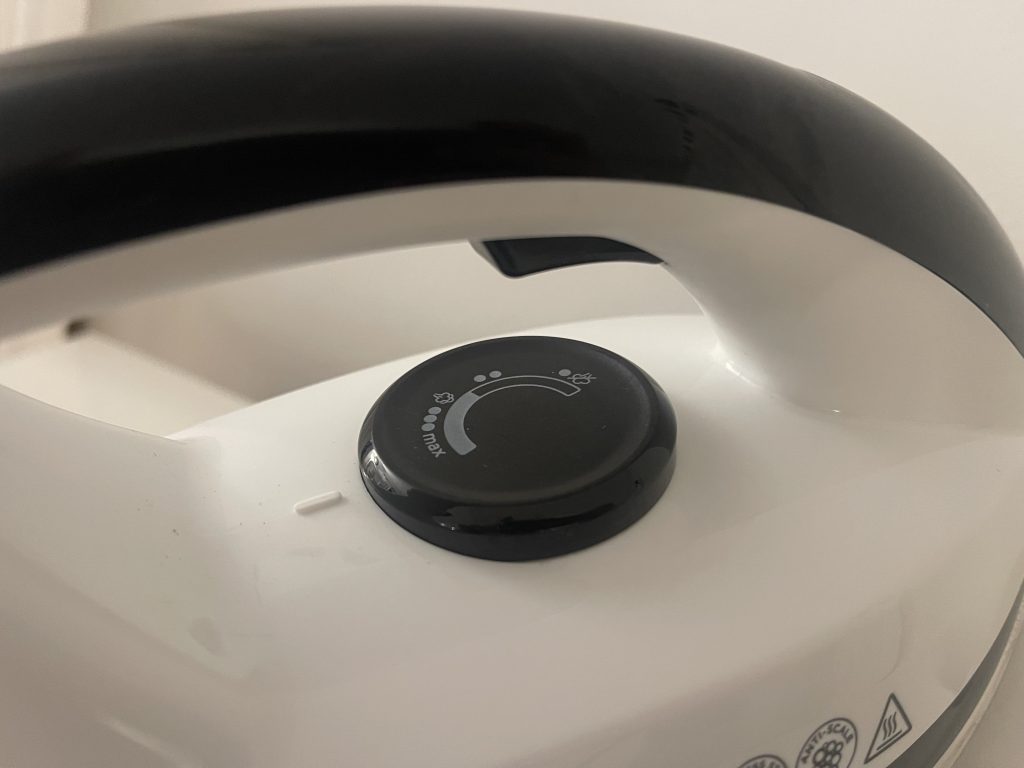Russell Hobbs 24420-56 Dampfbügelstation Drehregler zur Dampfregulierung