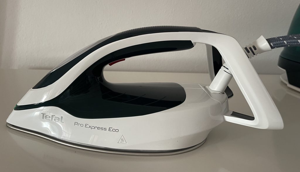 Tefal Pro Express Eco GV9E21E0 Dampfbügelstation Bügeleisen von der Seite