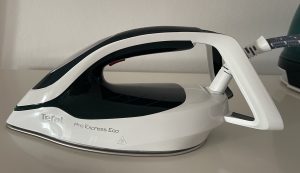 Tefal Pro Express Eco GV9E21E0 Dampfbügelstation Bügeleisen von der Seite