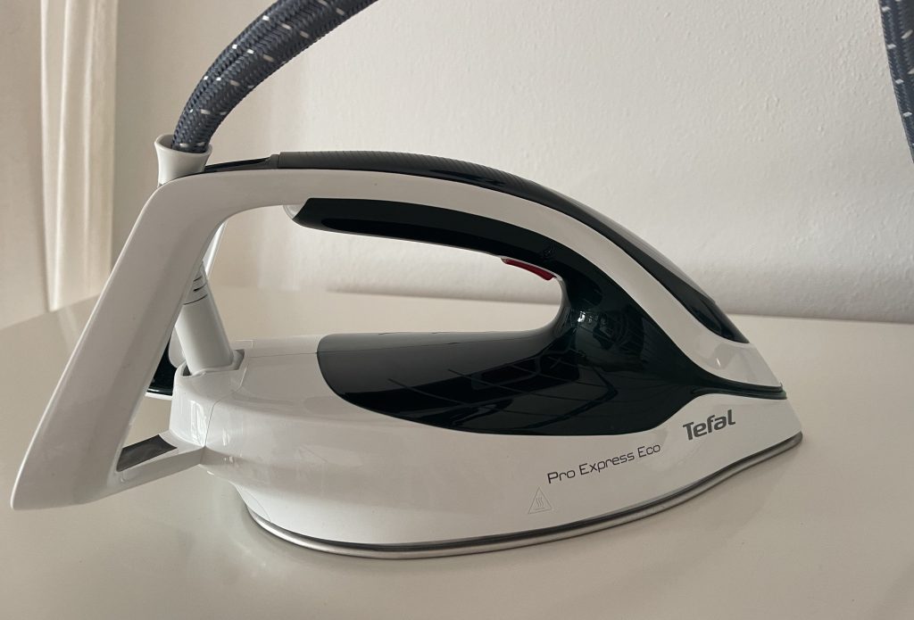Tefal Pro Express Eco GV9E21E0 Dampfbügelstation hHandstück Seitenansicht