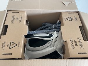 Tefal Pro Express Eco GV9E21E0 Dampfbügelstation im geöffneten Karton