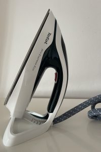 Tefal Pro Express Eco GV9E21E0 Dampfbügelstation vertikal abgestellt