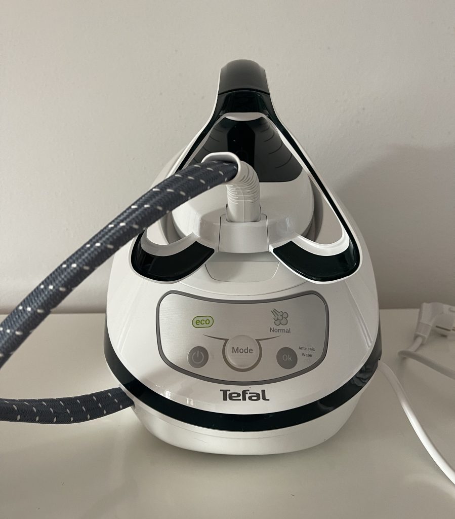 Tefal Pro Express Eco GV9E21E0 Dampfbügelstation von hinten