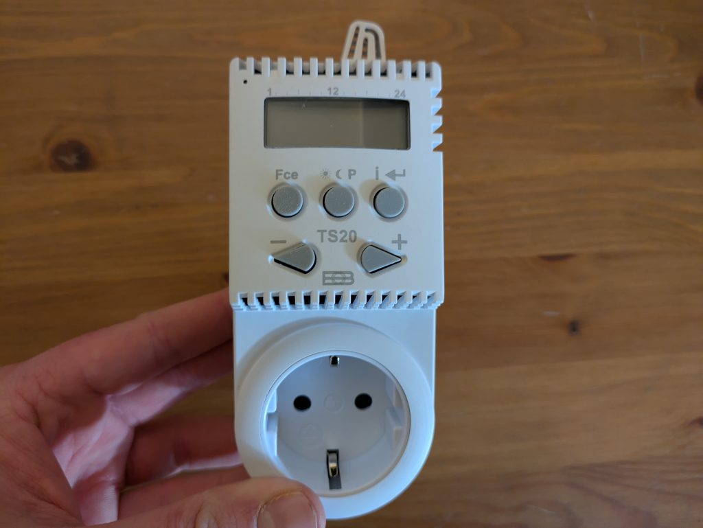 Thermostat TS20 der eVARMO suna basic Infrarotheizung von vorne