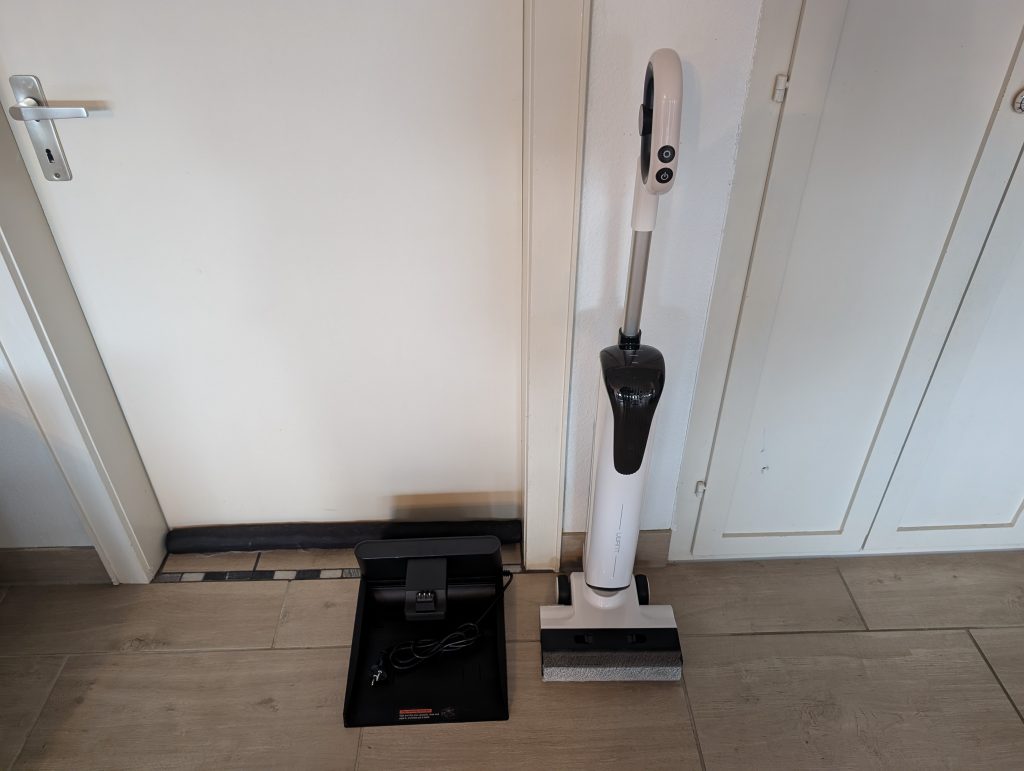 Uwant D100 Saugwischer Wischer und Station