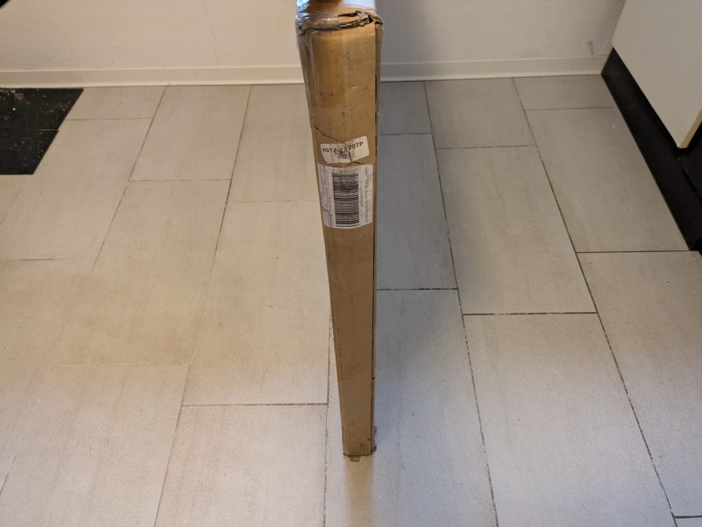 Verpackung der Beycold 900 Infrarotheizung von der Seite