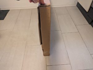 Verpackung der Könighaus Panorama Infrarotheizung von der Seite