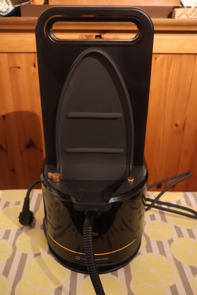 Braun CareStyle 9 IS 9090 Dampfbügelstation ohne Bügeleisen