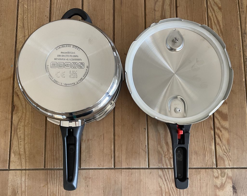 Amazon Basics Schnellkochtopf Topf und Deckel von unten