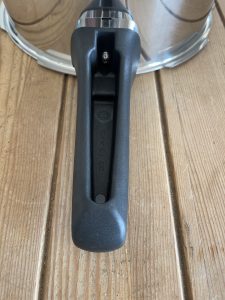 Amazon Basics Schnellkochtopf Topfgriff von unten