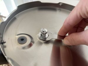 ELO Praktika XS Schnellkochtopf bei der Demontage des Druckventils