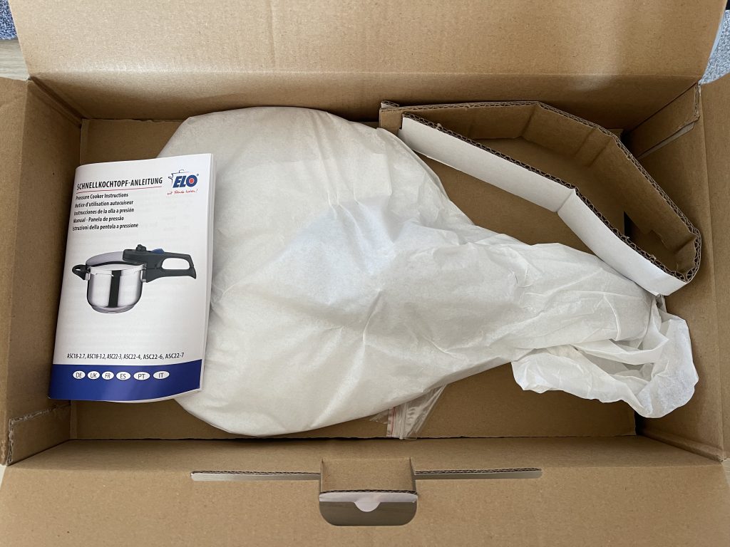 ELO Praktika XS Schnellkochtopf im geöffneten Karton