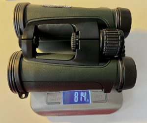 Vanguard Veo HD IV 1042 Fernglas auf der Waage
