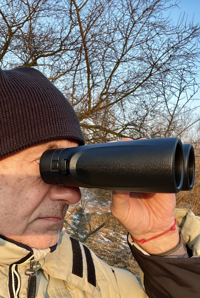 BEBANG 10x42 BH 1106 Fernglas im Einsatz
