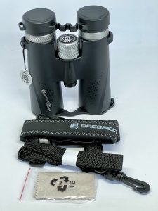 Bresser Condor 8x42 Fernglas mit Zubehör