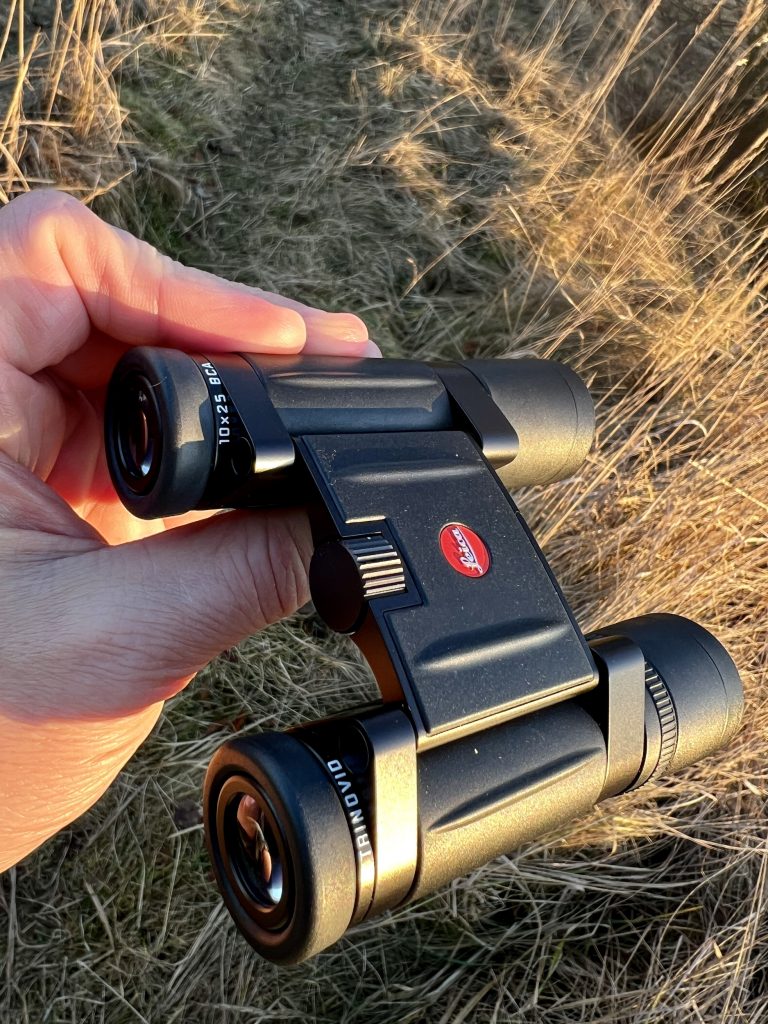 Leica Trinovid 10x25 BCA Fernglas im Einsatz