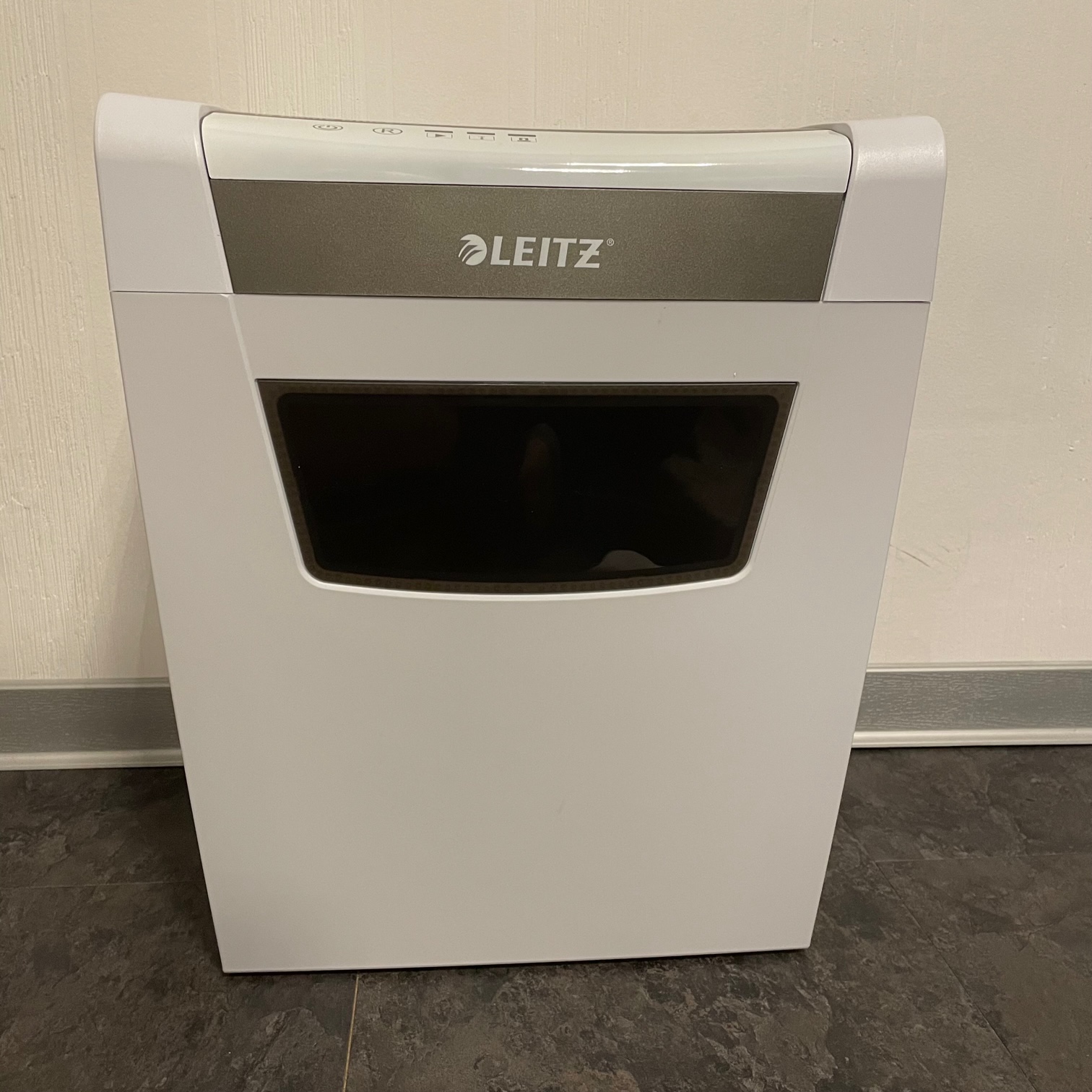Leitz IQ Home Office Aktenvernichter