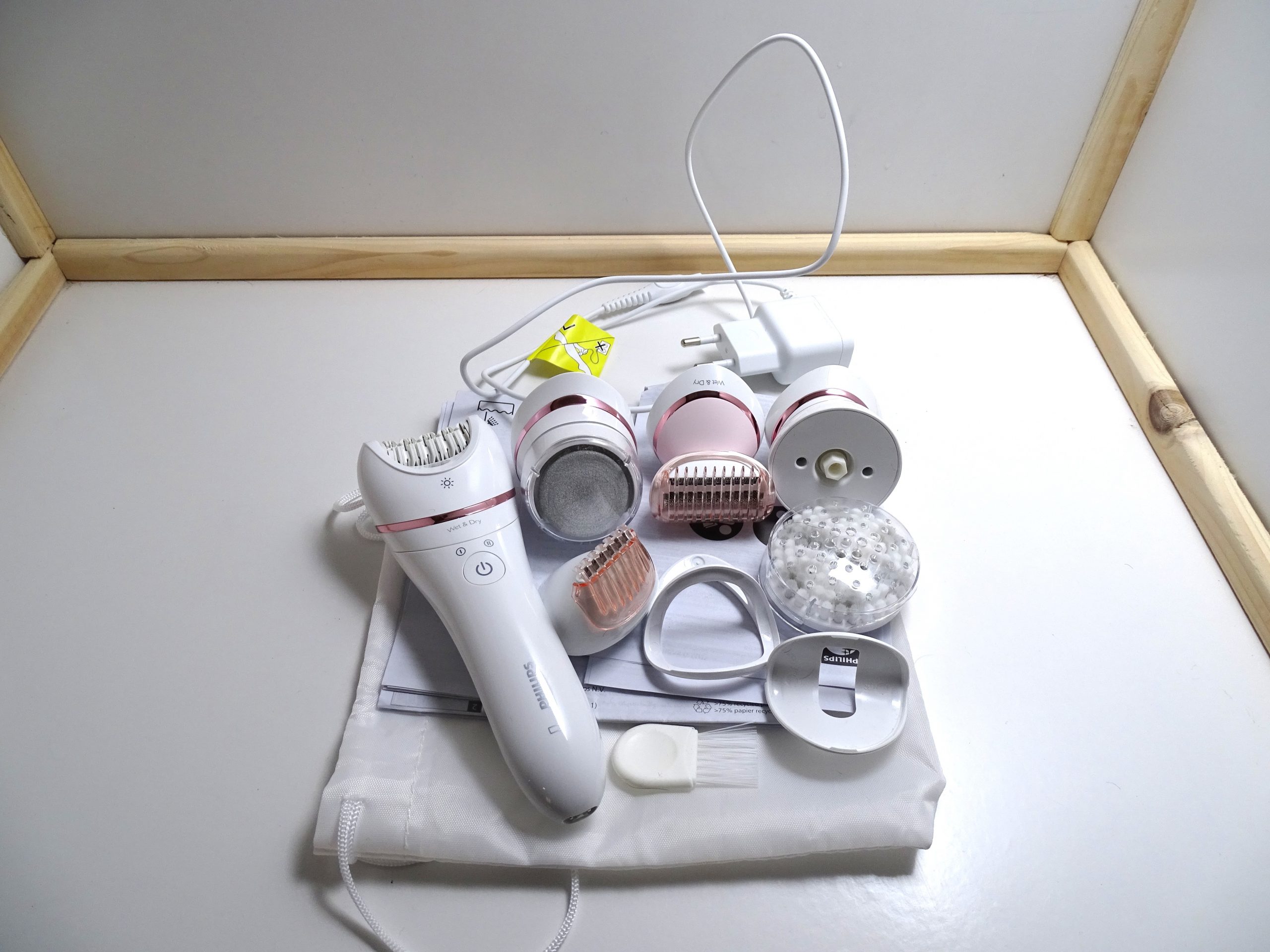 Philips BRE74010 Epilierer Lieferumfang