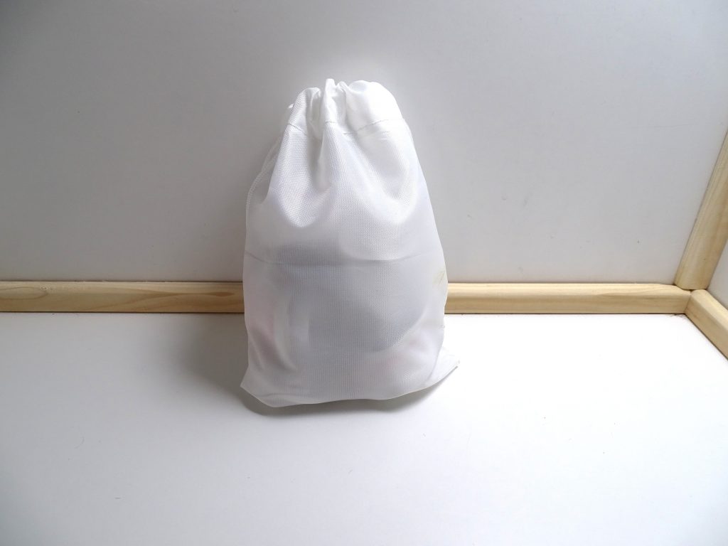 Philips BRE74010 Epilierer Tasche verschlossen