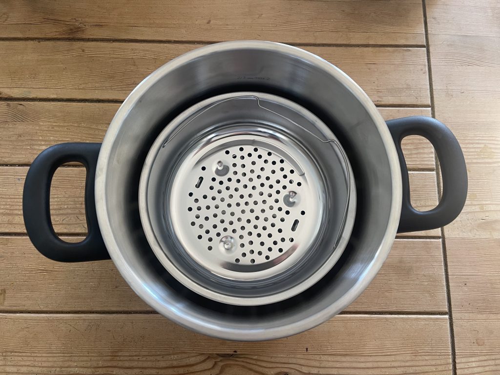 Tefal Clipso+ CHEF P45507 Schnellkochtopf mit eingesetztem Garkorb