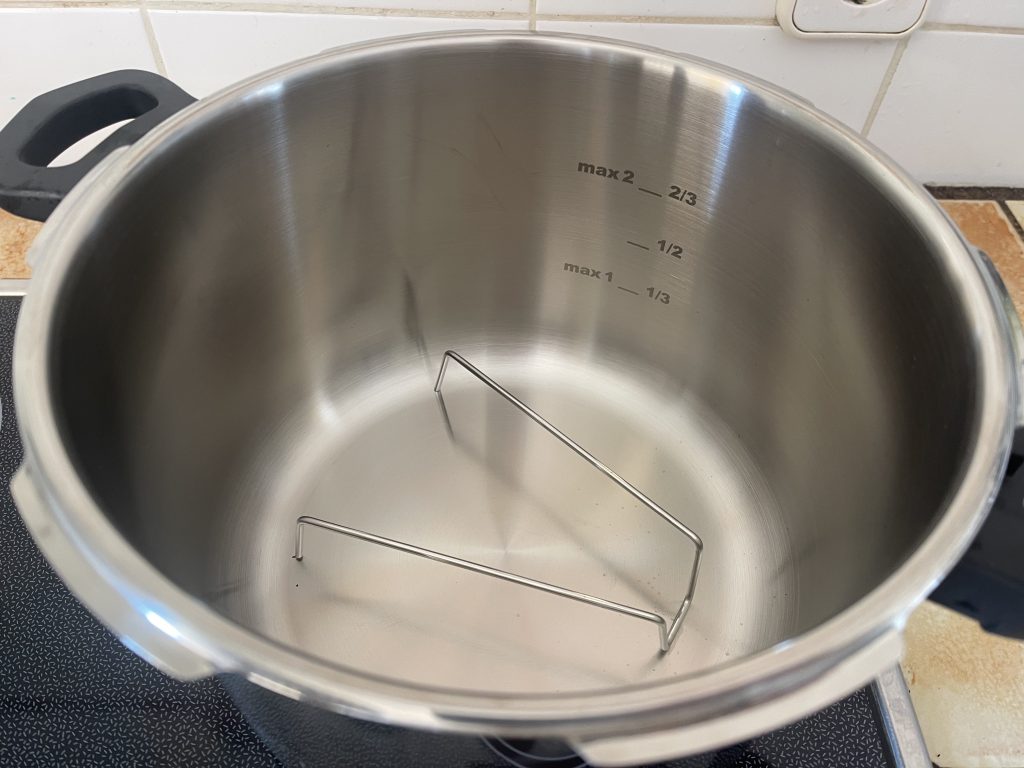 Tefal Secure Trendy ‎P25844 Schnellkochtopf mit Ständer für Dampfkorb