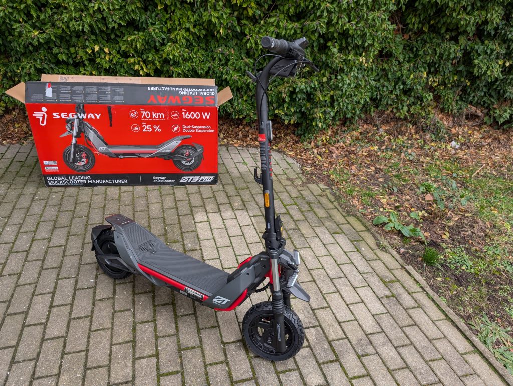Titelbild des Segway Ninebot ZT3 Pro D E-Scooters