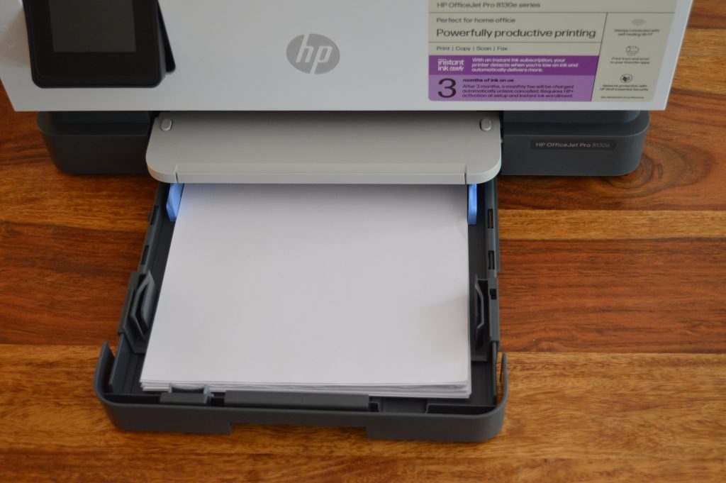 HP OfficeJet Pro 8132e Drucker ausgezogenes Papierfach
