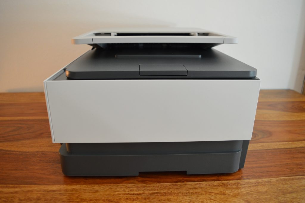 HP OfficeJet Pro 8132e Drucker Seitenansicht Rechts