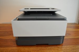 HP OfficeJet Pro 8132e Drucker Seitenansicht Rechts