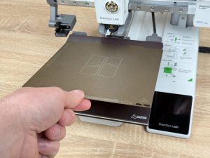 Bambu Lab A1 Mini 3D-Drucker Druckplatte einlegen