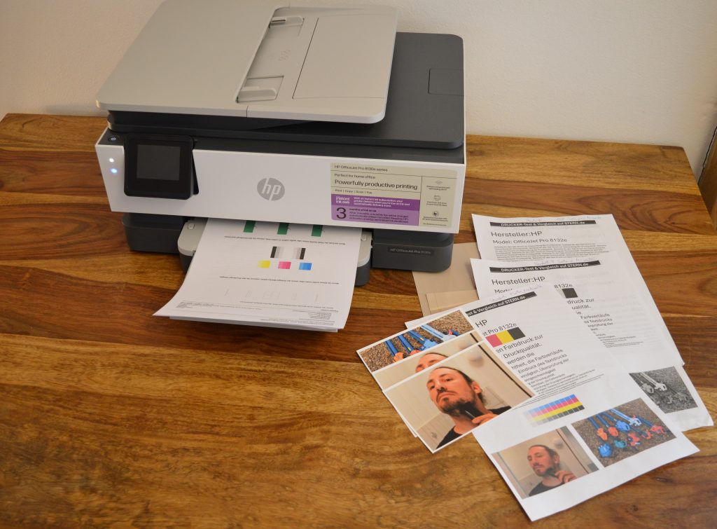 HP OfficeJet Pro 8132e Drucker mit Test-Ausdrucken