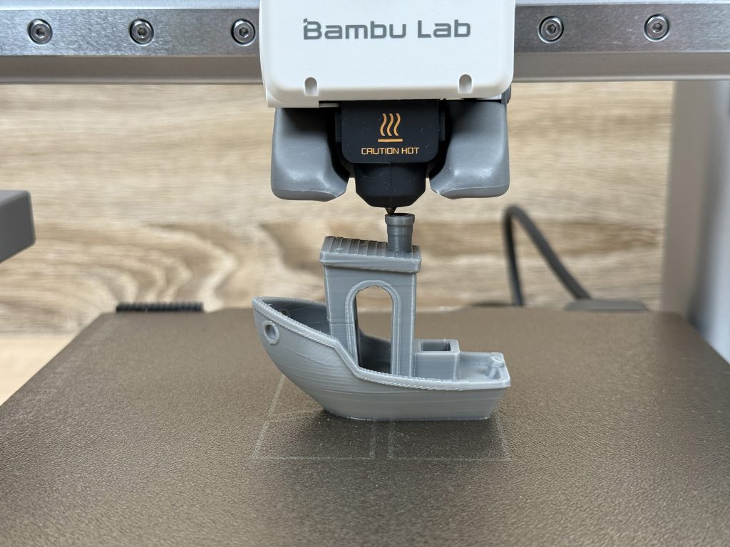 Bambu Lab A1 Mini 3D-Drucker Drucken Benchy 3