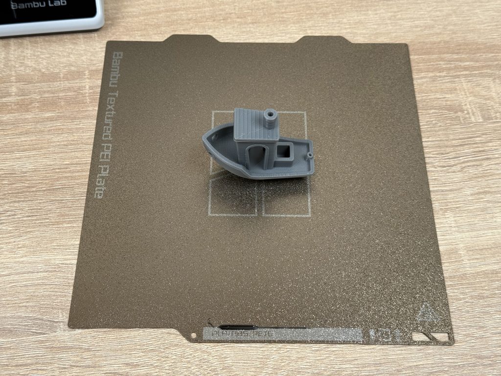 Bambu Lab A1 Mini 3D-Drucker fertiges Benchy 2