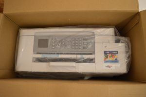 Brother MFC-J4340DW Drucker Verpackung geöffnet Ansicht