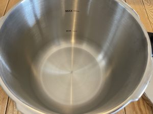 BRA Vitesse Schnellkochtopf Skala im Topf