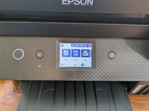 Bedienfeld des Epson EcoTank ET-4850 Multifunktionsdruckers in der Nahansicht
