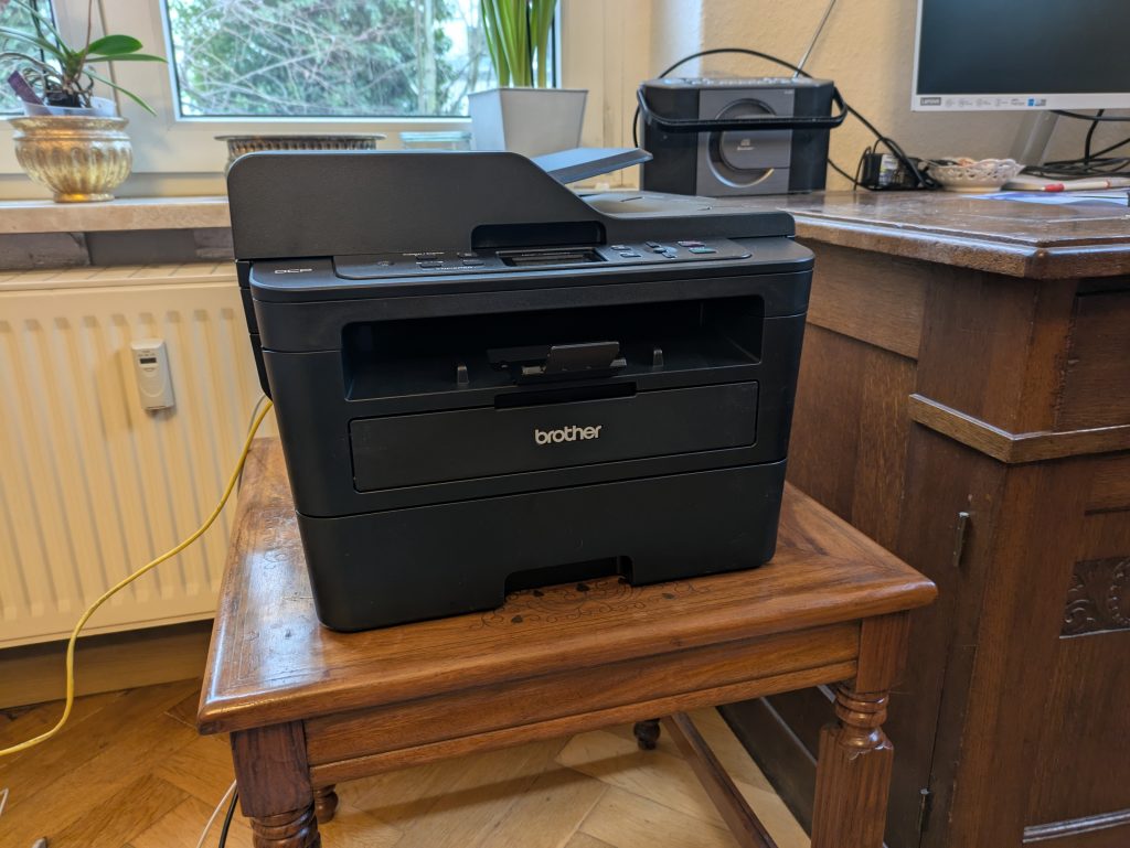 Brother DCP-L2550DN Multifunktionsdrucker Titelbild v2