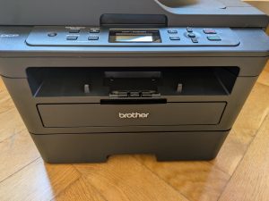 Brother DCP-L2550DN Multifunktionsdrucker von vorne
