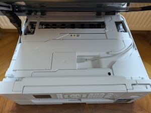 Brother MFC-J1010DW Multifunktionsdrucker geöffnet von oben