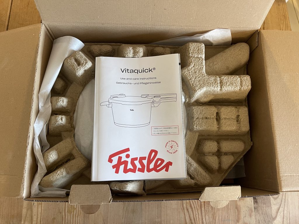 Fissler Vitaquick® Premium Schnellkochtopf beim Auspacken