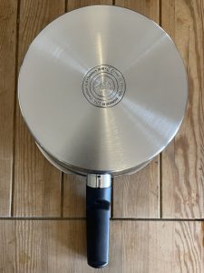 Fissler Vitaquick® Premium Schnellkochtopf von unten