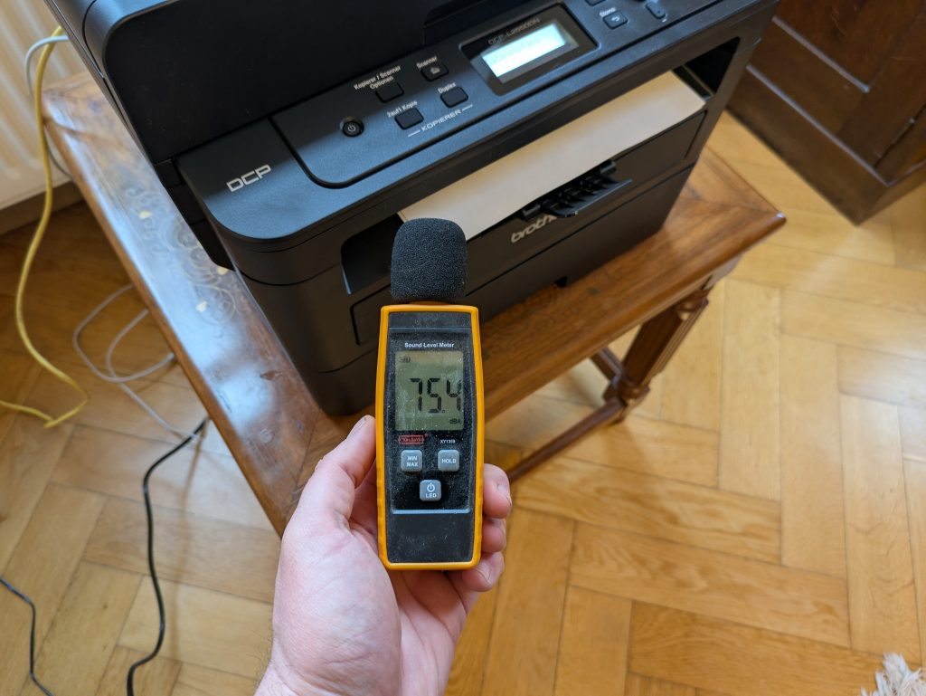 Gemessene Lautstärke des Brother DCP-L2550DN Multifunktionsdruckers