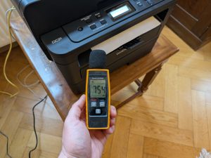 Gemessene Lautstärke des Brother DCP-L2550DN Multifunktionsdruckers