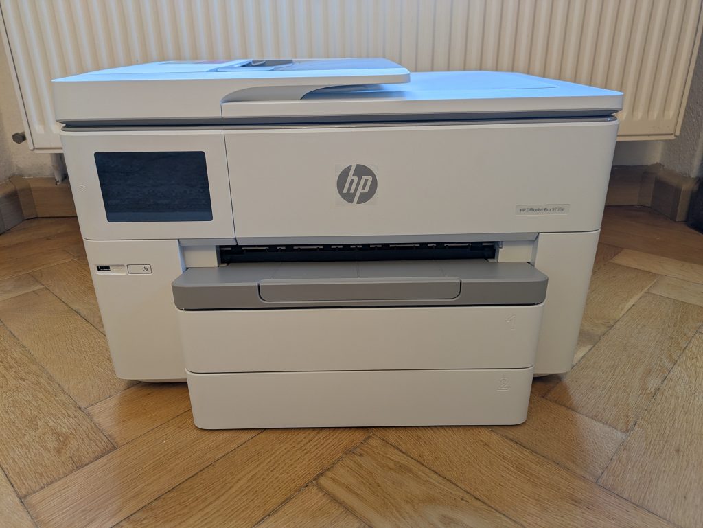 HP OfficeJet Pro 9730e Multifunktionsdrucker von vorne (2)