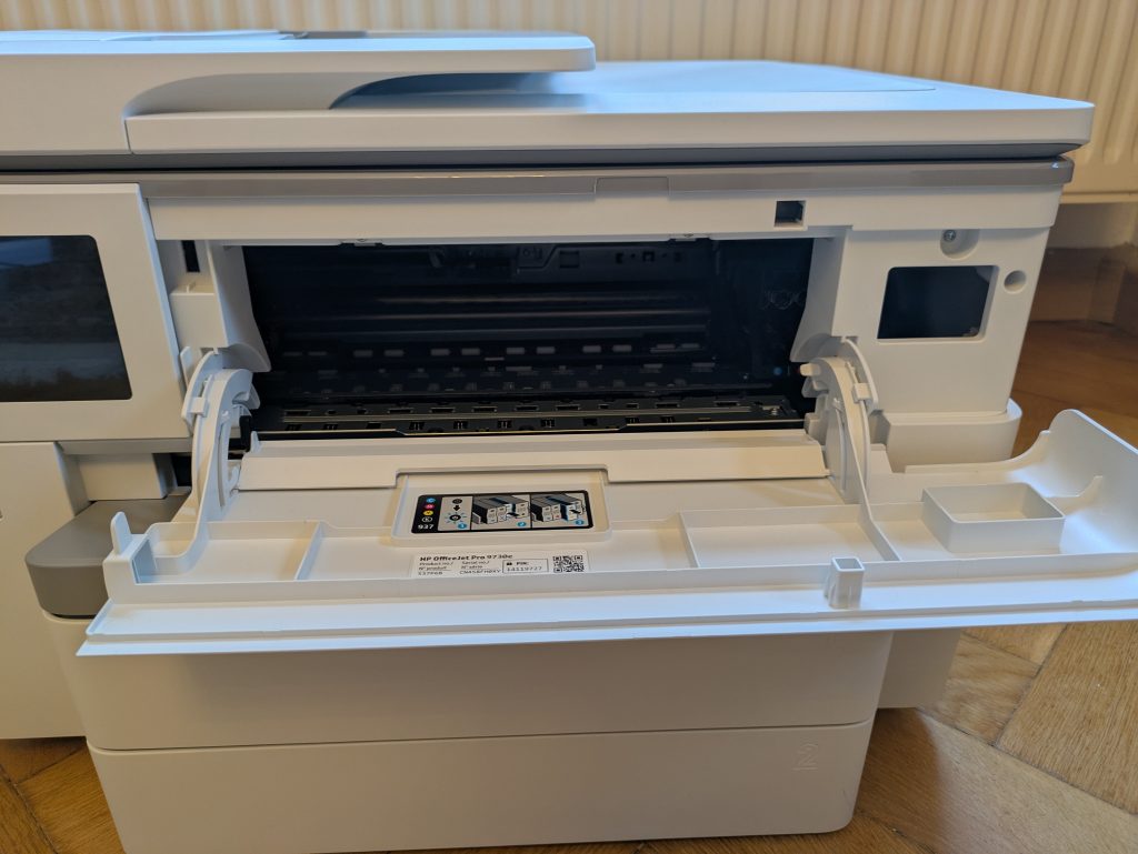 HP OfficeJet Pro 9730e Multifunktionsdrucker von vorne geöffnet